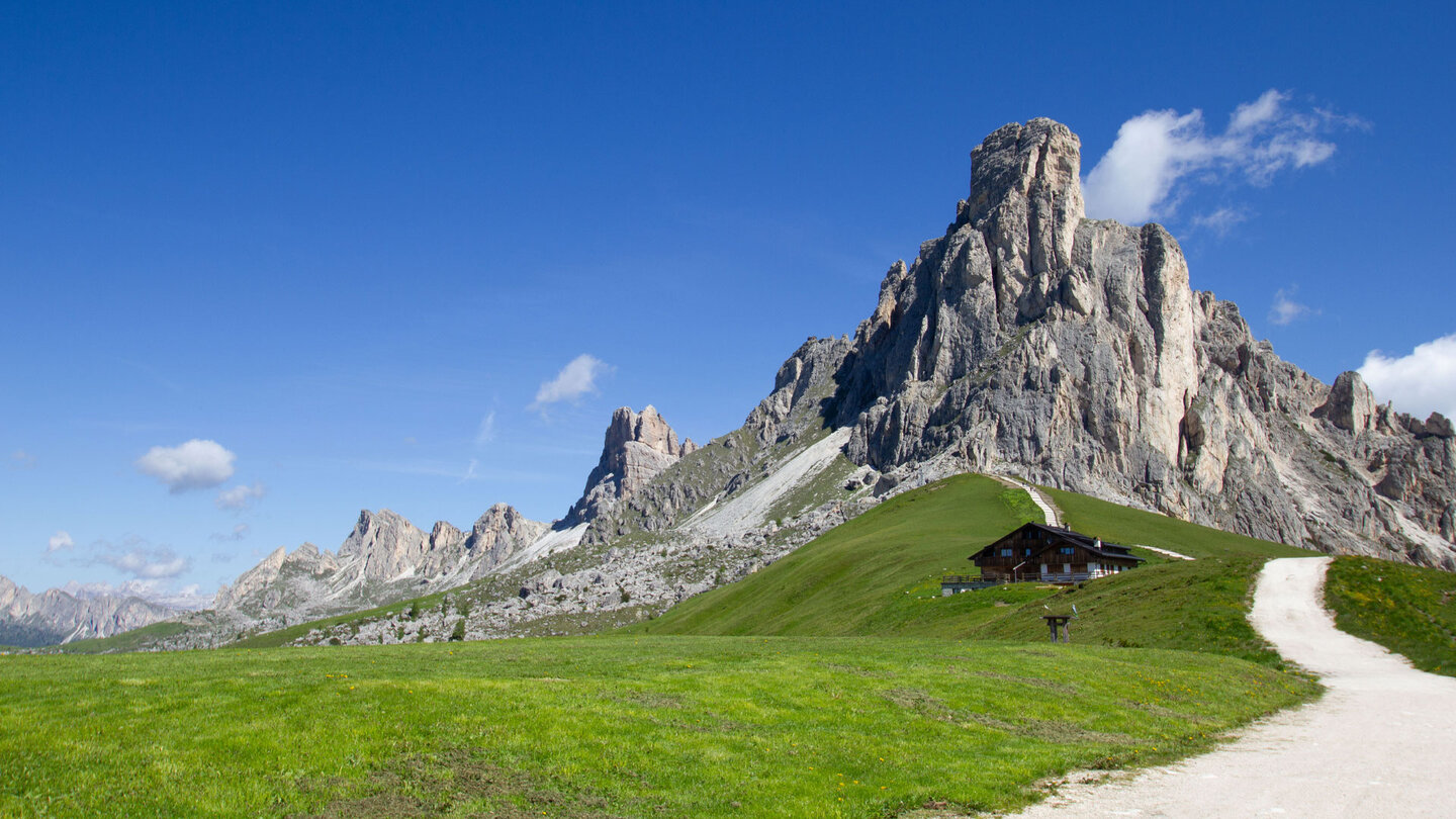 Ra Gusela (Monte Gusela) am Passo di Giau in den Ampezzaner Dolomiten Blick über die La Gusela