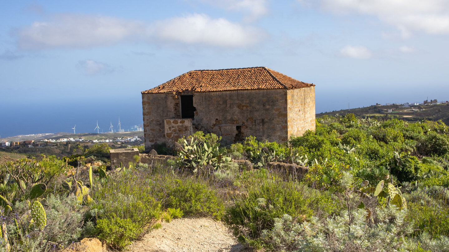 Ruine einer verlassenen Finca am Wanderweg