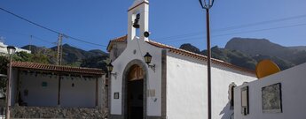 Kirche Ermita de San Pedro am Dorfplatz von Afur im Anaga Gebirge