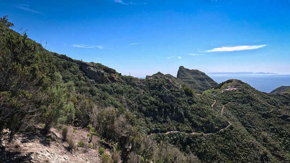 Ausblick Roque Fortaleza im Anaga Gebirge mit Sicht bis Gran Canaria