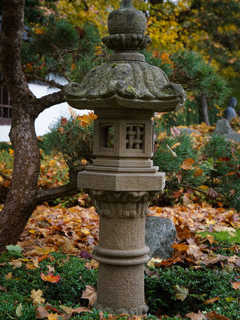Tachi-Gata im Japanischen Garten