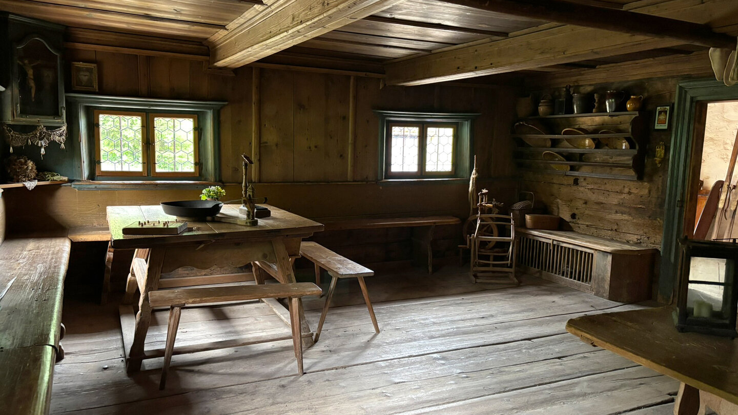 traditioneller Wohnraum im Markus Wasmeier Freilichtmuseum
