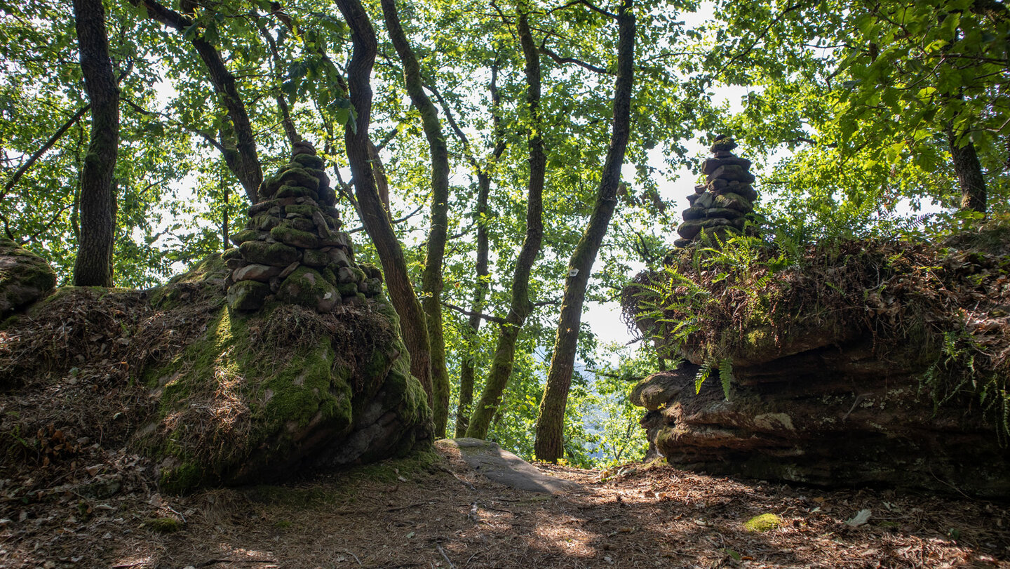Felspforte am Wanderweg.