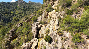 Wasserfall Cascada de la Cueva de Funes am Wanderweg des Rio Verde