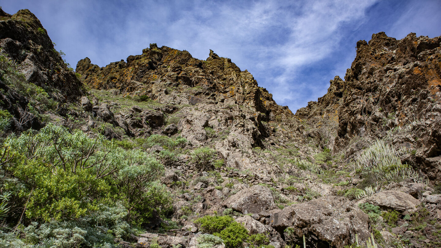 Blick auf die schroffen Bergzüge des Teno-Massivs