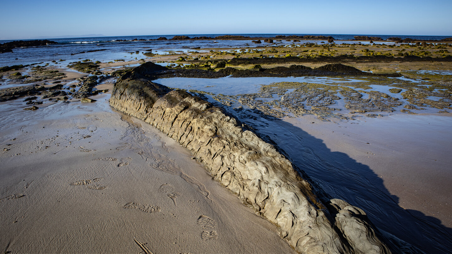 Flysch-Formationen am Punta Paloma