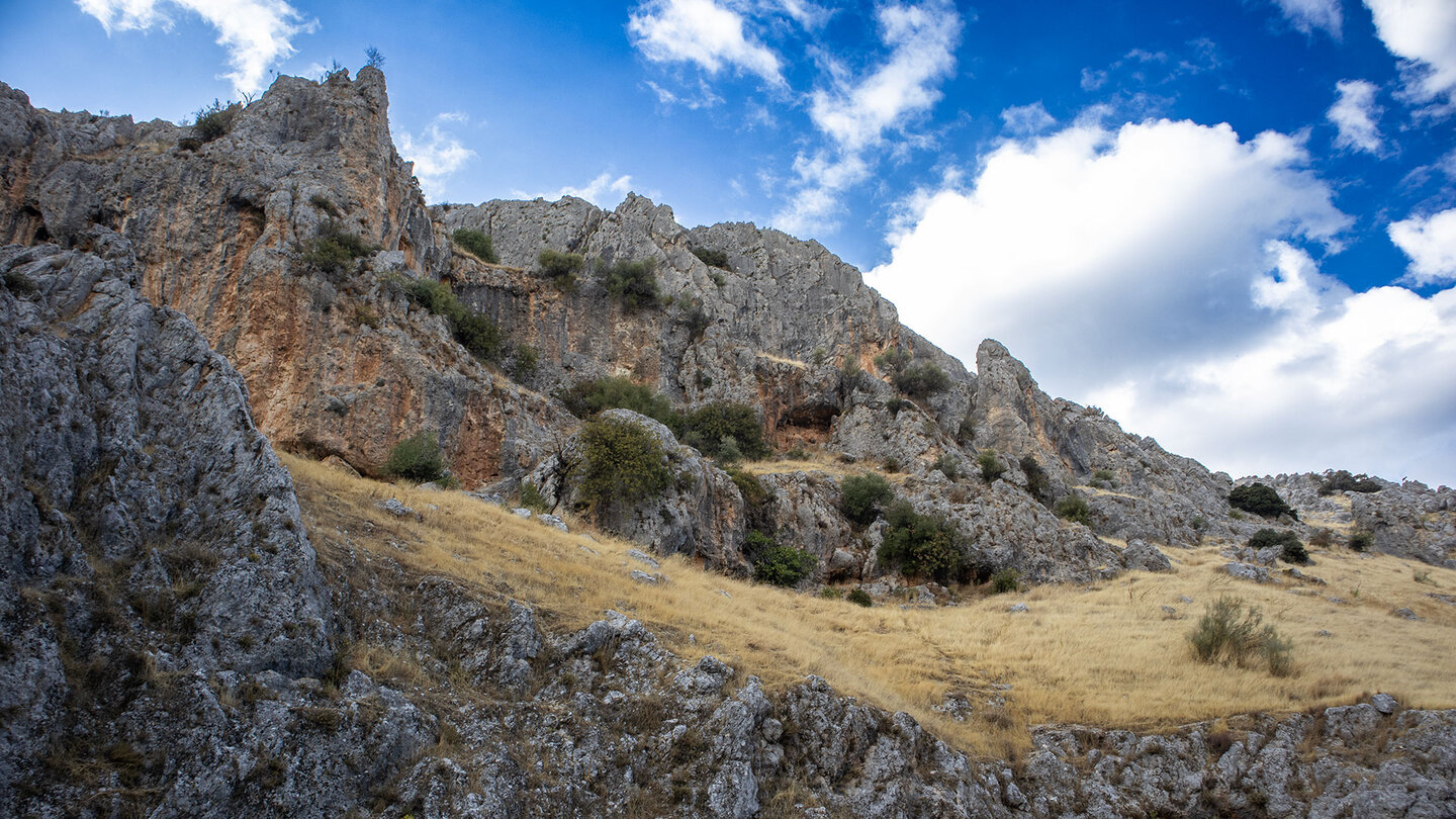Höhlen in der Karstlandschaft der Sierras Subbéticas