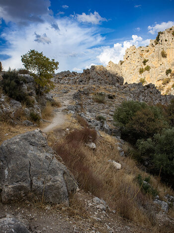 Wanderweg in der Felsenschlucht bei Zuheros