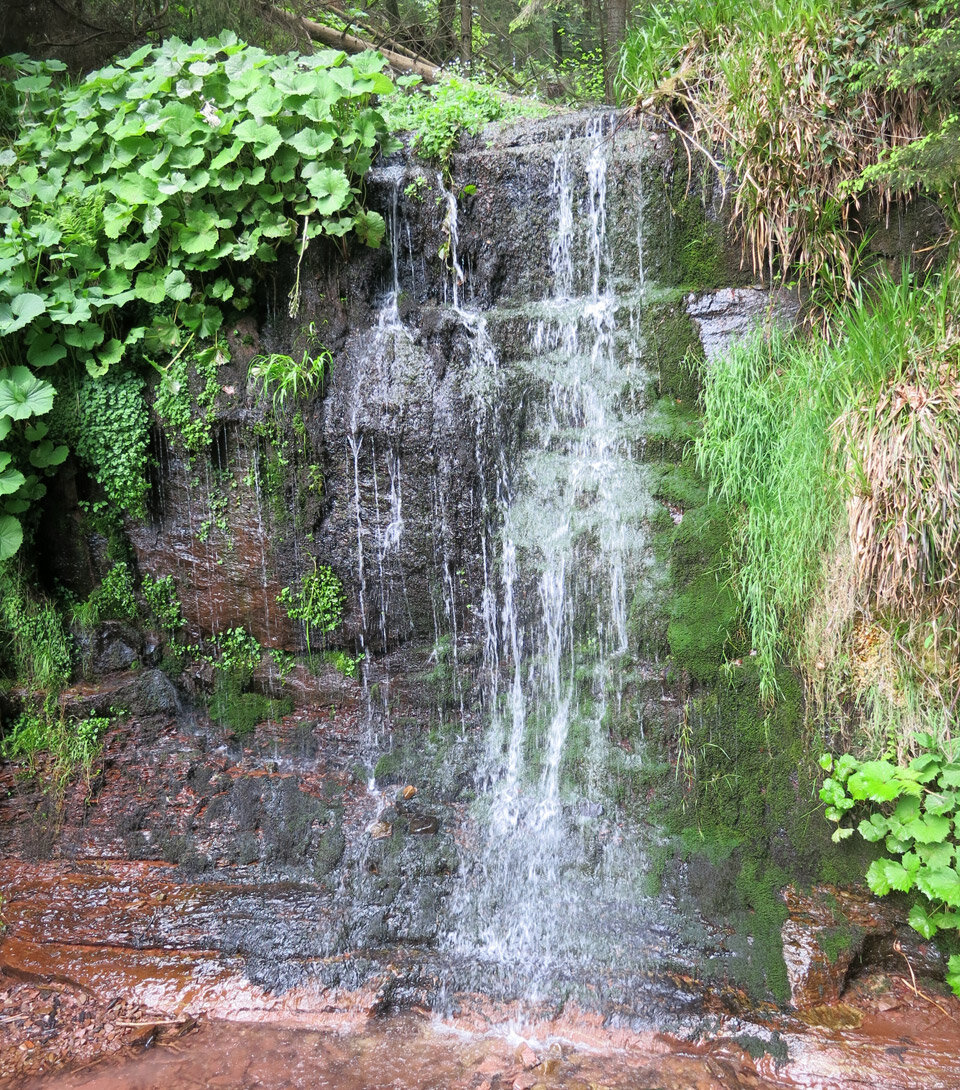 die Wasserkaskaden des Sankenbachwasserfalls