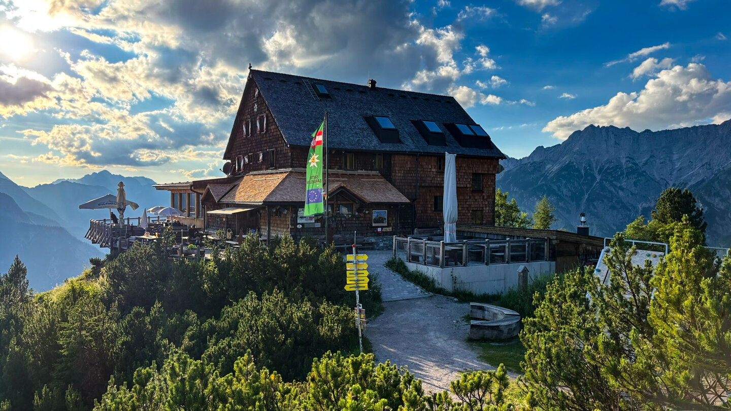 Peter-Wiechenthaler-Hütte am Kienalkopf auf 1.752 Metern im Steinernen Meer