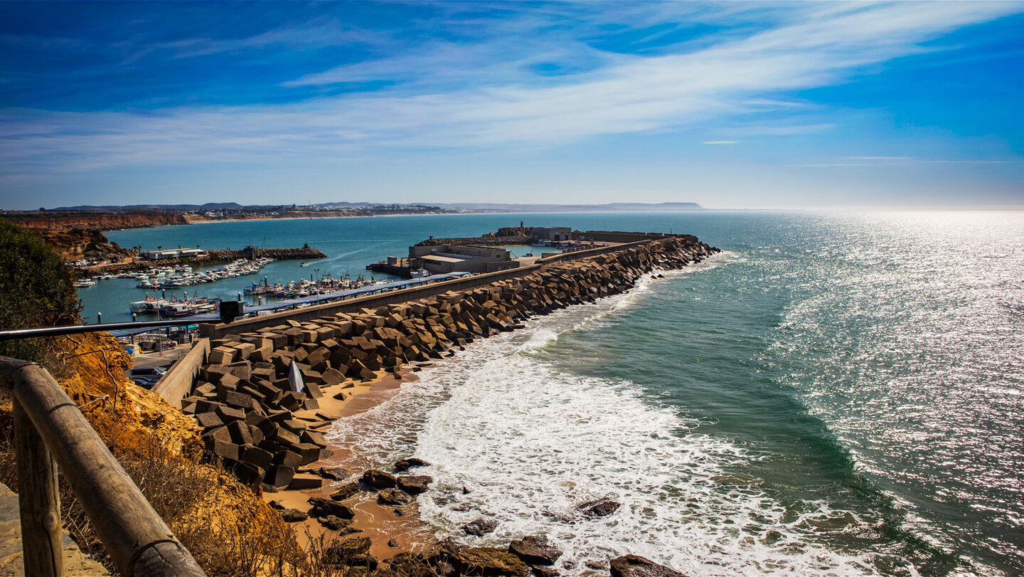 Ausblick zum Fischereihafen von Conil de la Frontera