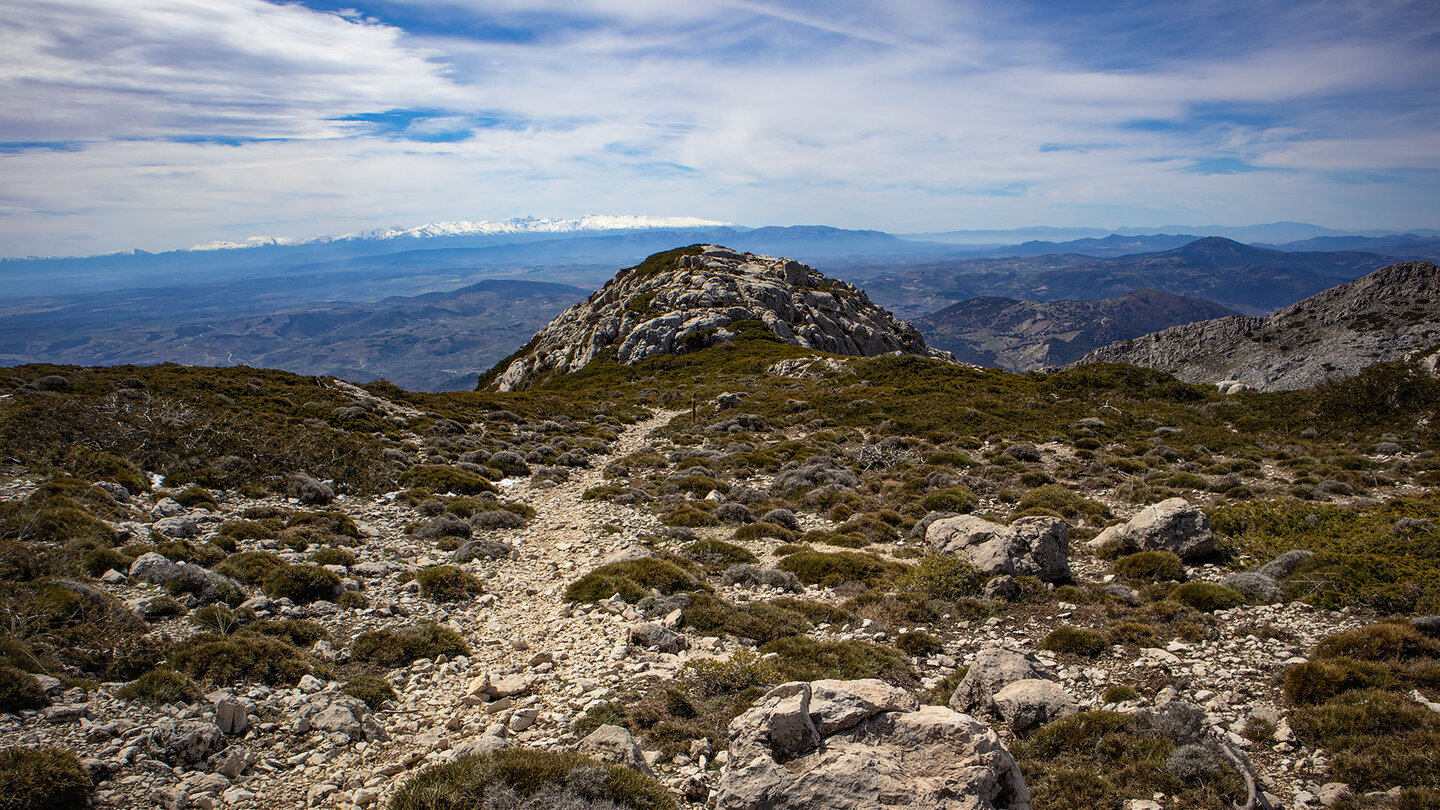 Bergpanorama am Abstieg vom Pico Mágina Bergpanorama am Abstieg vom Pico Mágina
