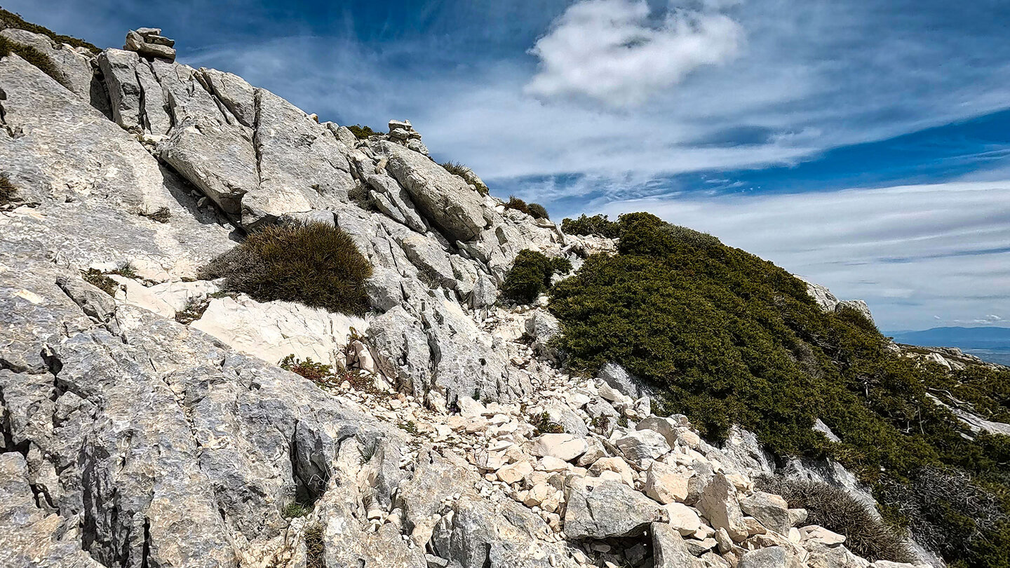 Wanderweg vom Refugio de Miramundos zum Pico Mágina Wanderweg vom Refugio de Miramundos zum Pico Mágina