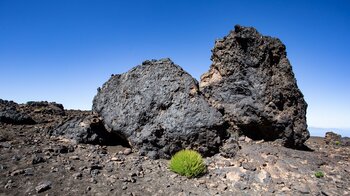 Lavabrocken am Wanderweg 38 im Teide Nationalpark