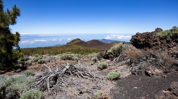 der Montaña Sámara vor den Gipfeln des Teno Gebirge