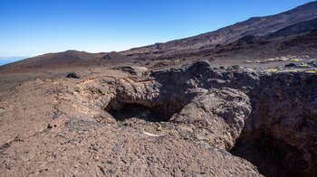 Vulkanhöhle mit Lavabogen an den Cuevas Negras