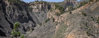 Felswände des Risco las Yedras vom Barranco de Tamadaya