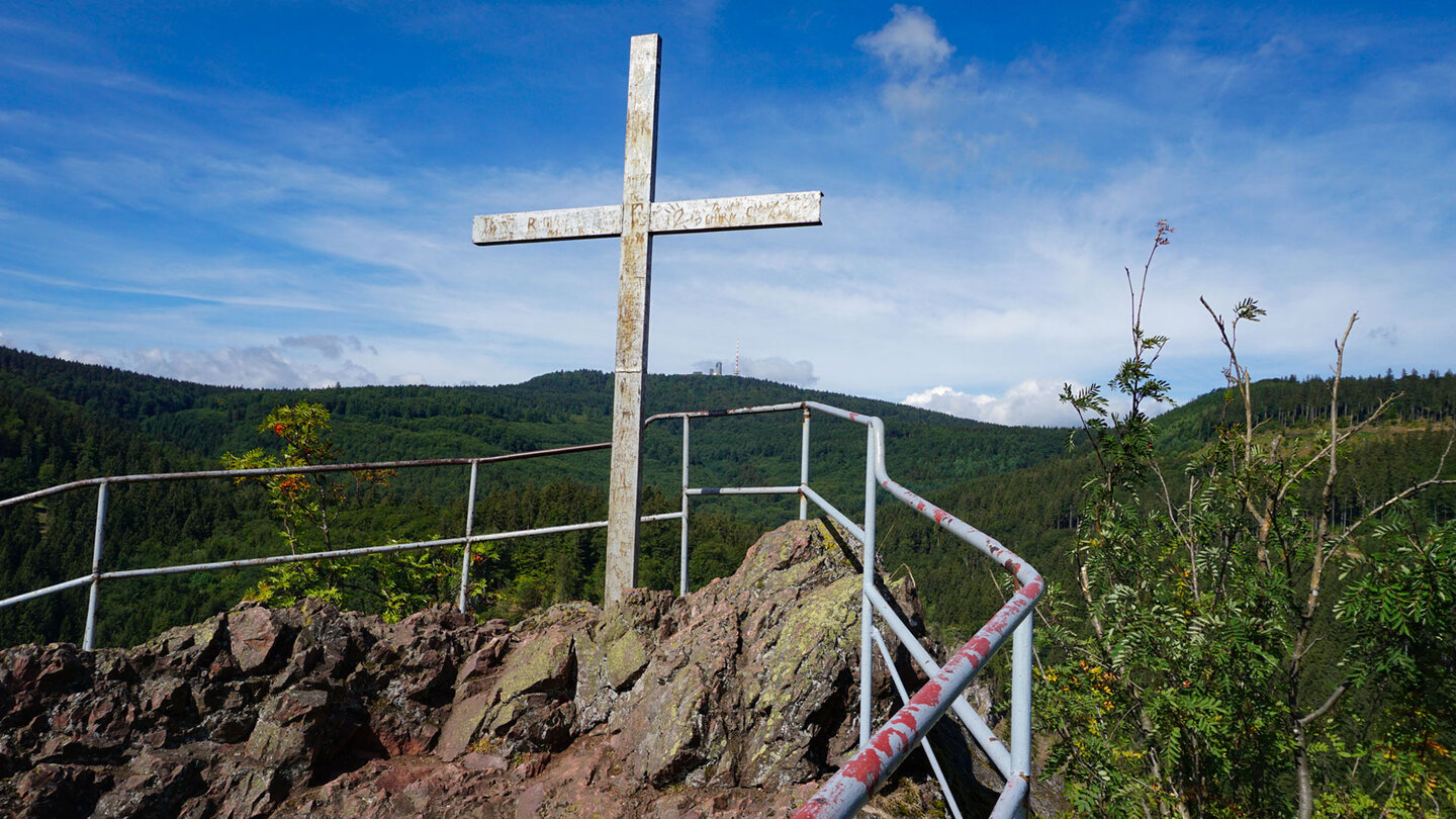 das Gipfelkreuz am Aschenbergstein Gipfelkreuz am Aschenbergstein