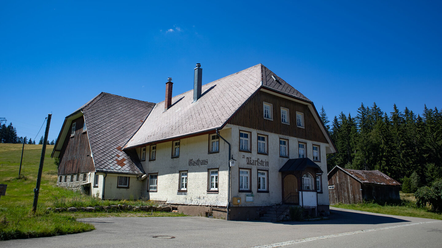 altes Gasthaus Karlstein entlang der Wanderroute