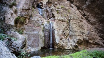 mehrstufiger Wasserfall im Barranco del Infierno