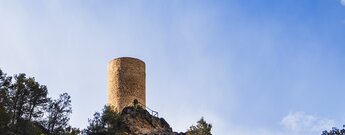der Torreón de Cuadros bietet einen Panoramablick über das Flusstal des Río Cuadros