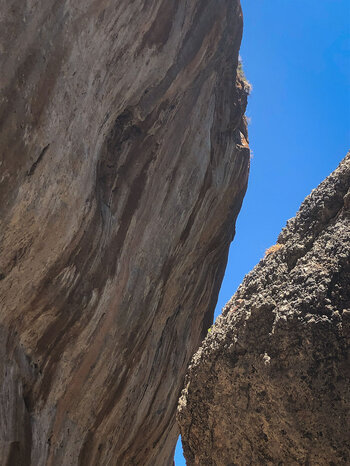 Himmel und Fels in der Lisos-Schlucht