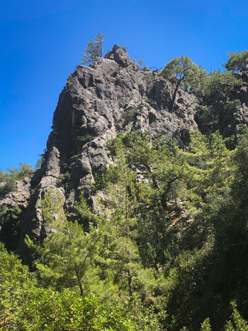Felssporn am Wanderweg zur antiken Stadt Lissos