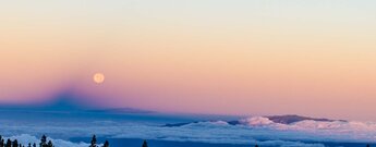 in den frühen Morgenstunden recht der Schatten des Teide bis La Gomera und El Hierro