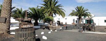 auf dem Weg ins Weinmuseum El Grifo in La Geria auf Lanzarote