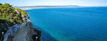 vom Torre de Tajo blickt bis zur marokkanische Küste