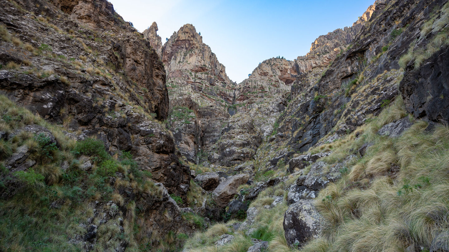 Felsklippen über dem Barranco del Chorro del Ingenio - Gran Canaria
