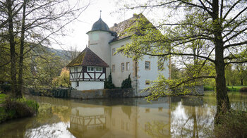 Blick auf das Schloss Kleinbardorf