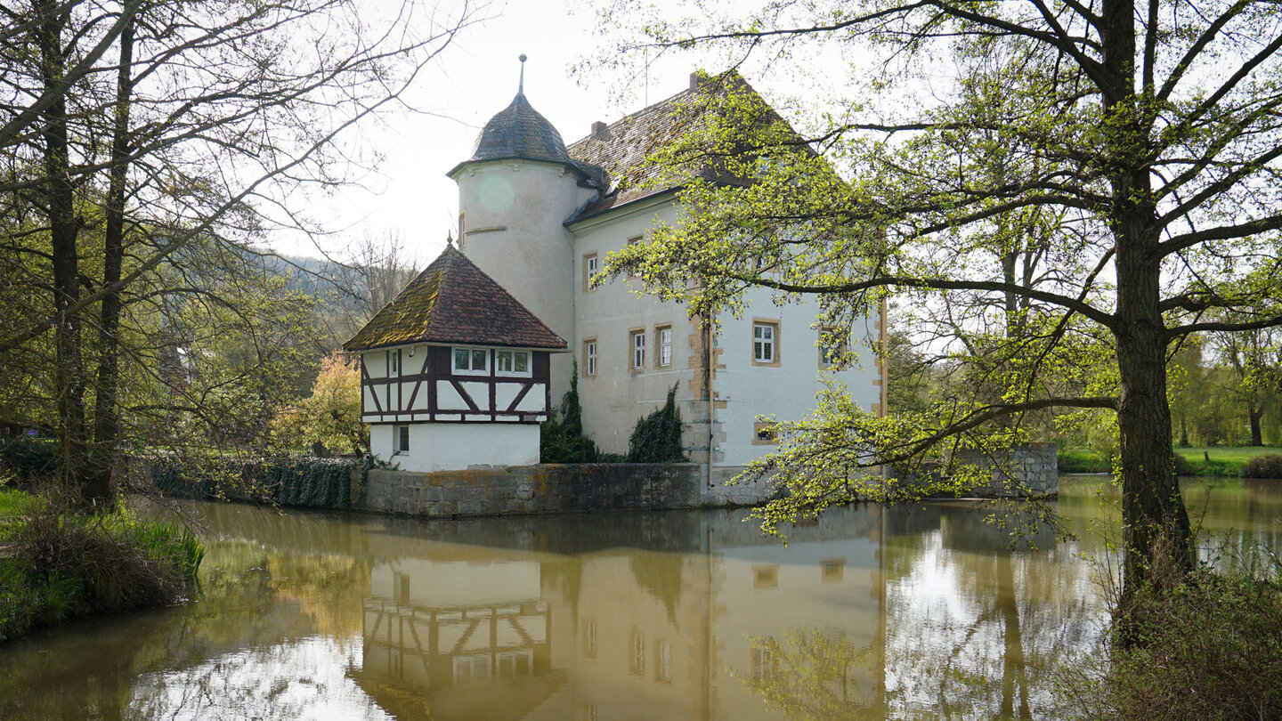 Blick auf das Schloss Kleinbardorf