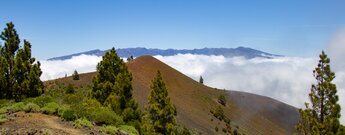 der Pico Birigoyo über dem Wolkenmeer vor der Caldera de Taburiente