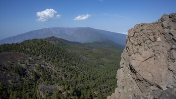 Ausblick vom Gipfel des Nambroque über Cumbre Vieja und Cumbre Nueva bis zur Caldera