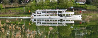 Neckarschifffahrt mit der Weißen Flotte bei Heidelberg