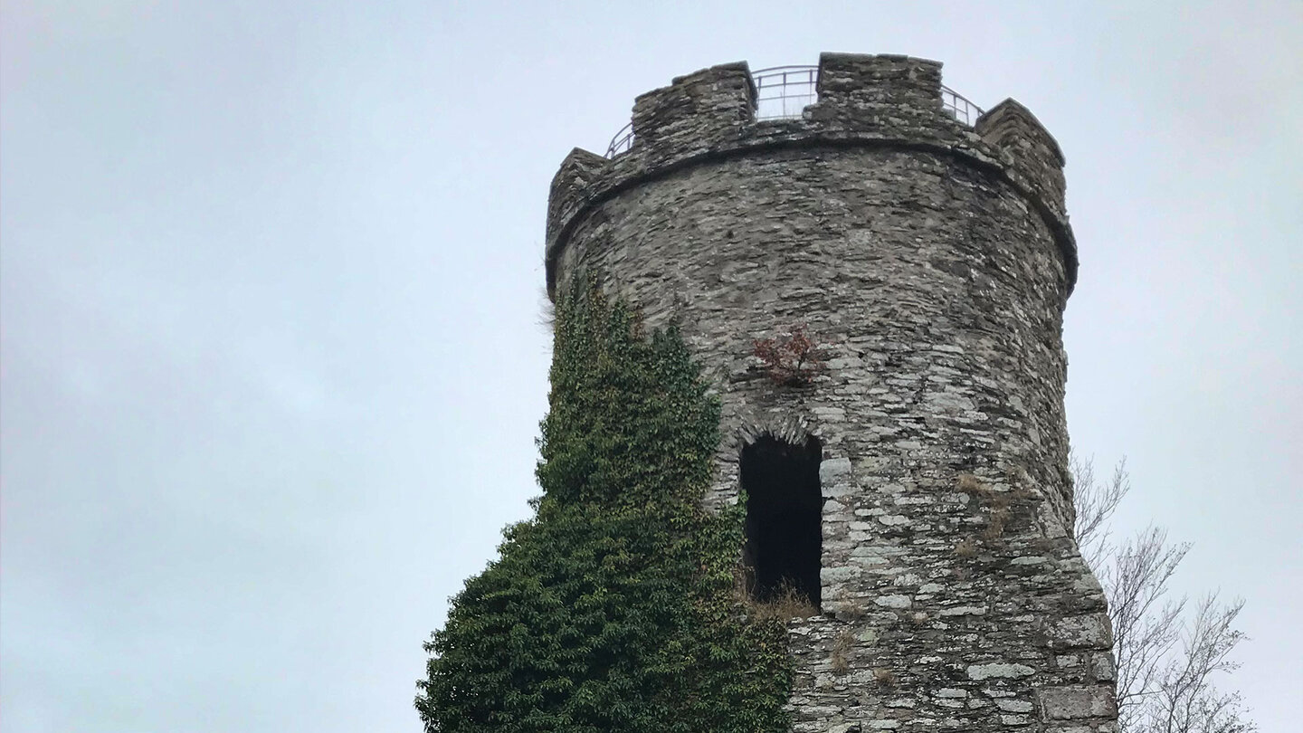 Ruine Ebersburg auf dem 689 Meter hohen Ebersberg