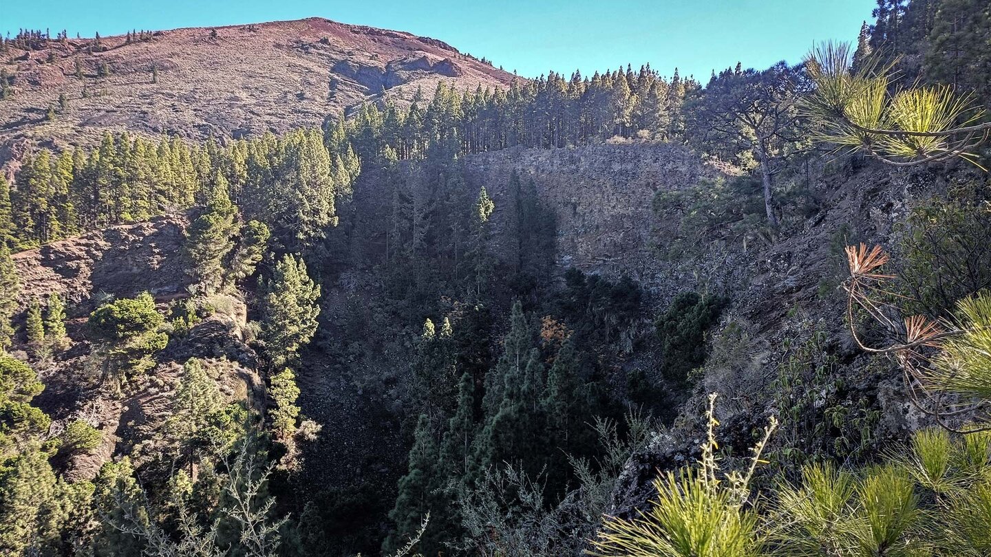 Aussichtspunkt auf der Wanderung mit Blick auf den Arco de Chiminche