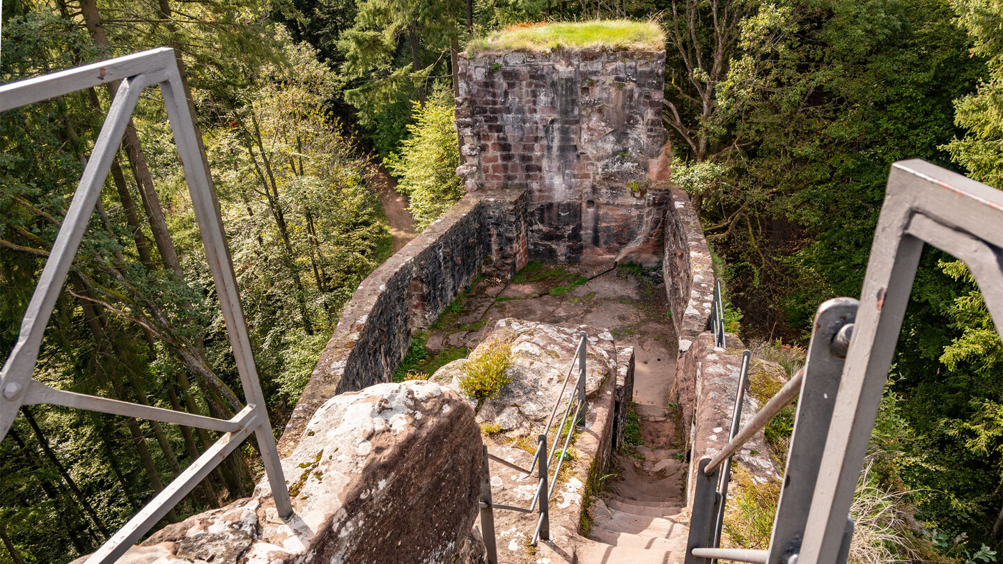 Blick über die Burganlage der Blumenstein