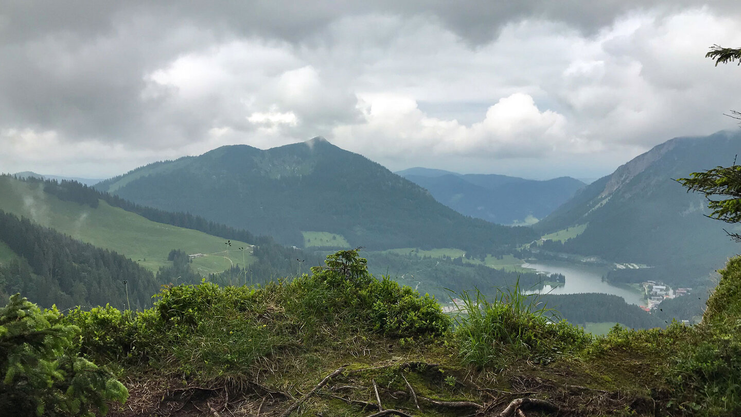 Ausblick hinunter zum Spitzingsee