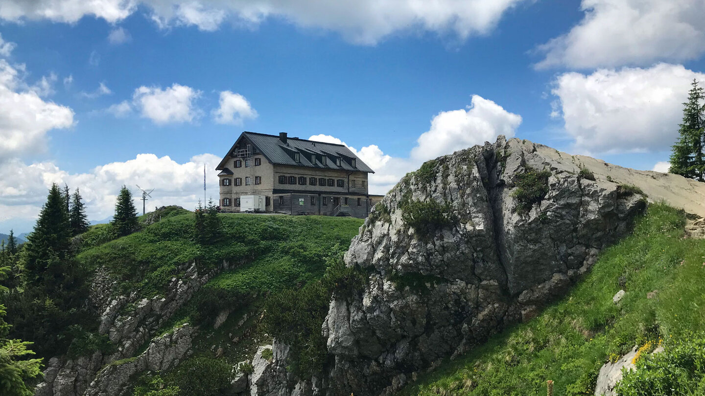 Blick auf das Rotwandhaus im Mangfallgebirge