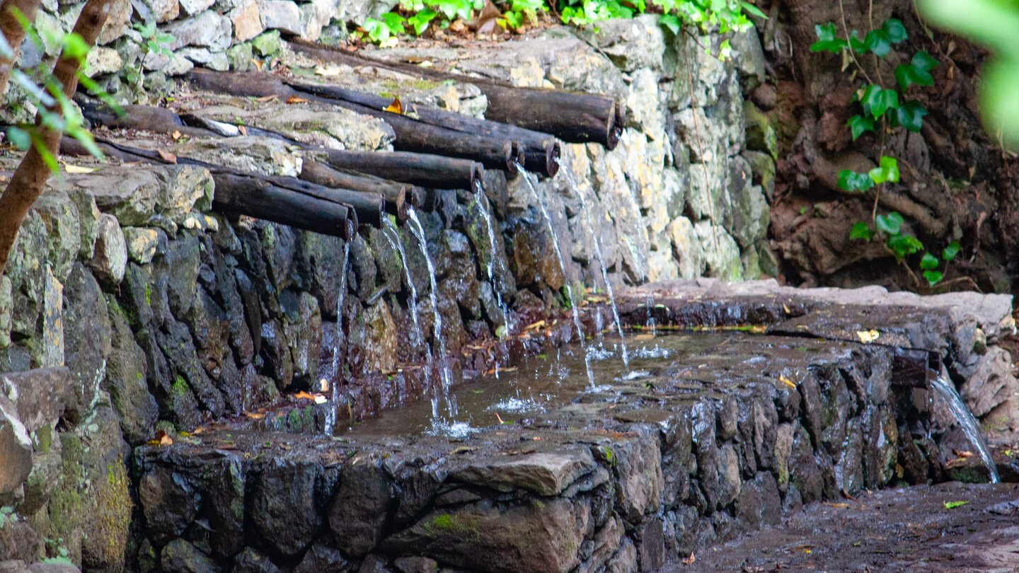 Wasserausläufe an den Chorros de Epina