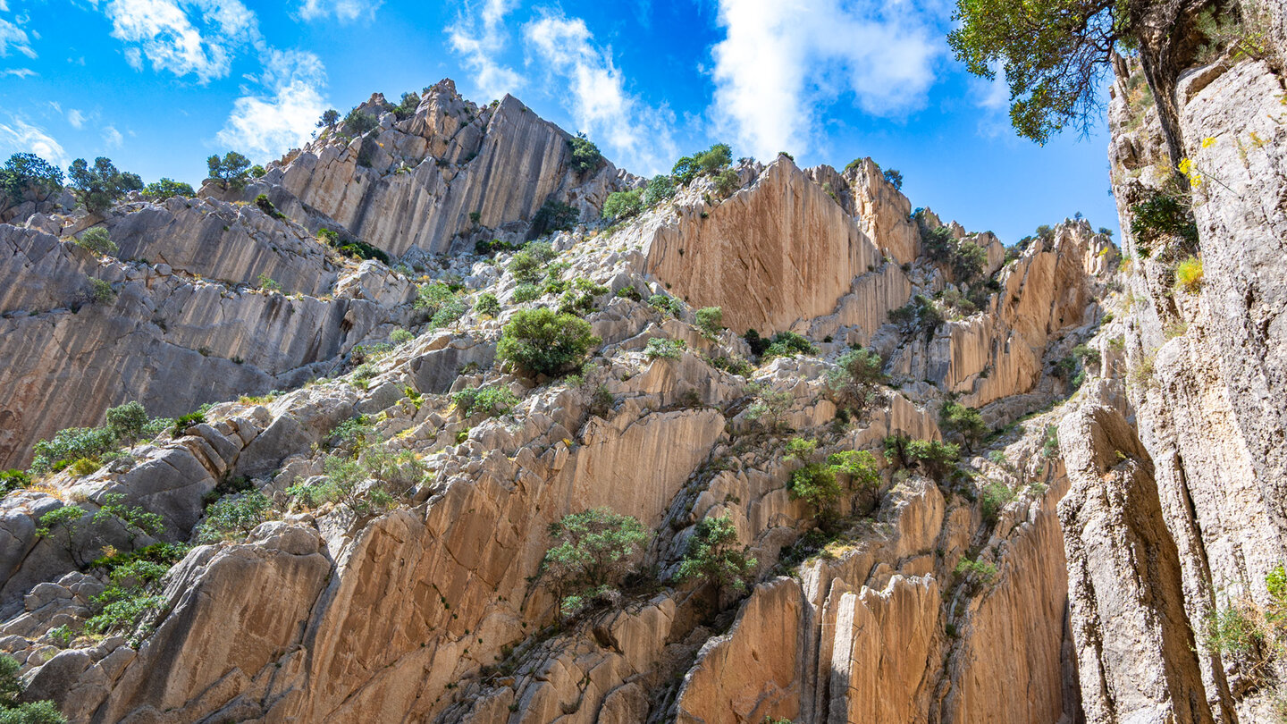 Felswände in der Gaitanes-Schlucht