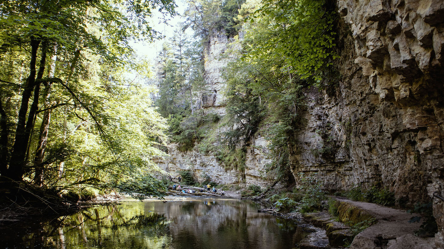 steile Felswände am Wutachaustritt bei Achdorf