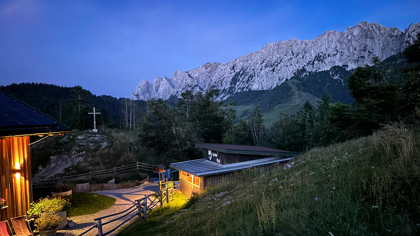 Abendstimmung am Weinbergerhaus mit Aussicht auf den Wilden Kaiser