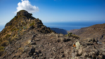 Beginn des Wanderpfads mit Blick auf den Atlantik