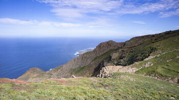 Blick bis zum Leuchtturm von Buenavista von der Teno-Hochebene