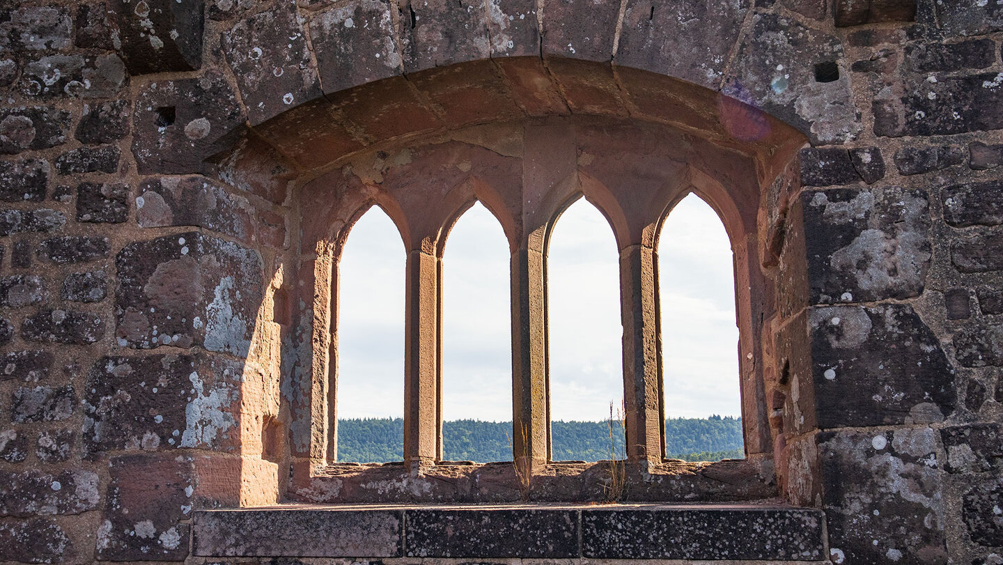 gotisches Fenster in der Burg Meistersel gotisches Fenster in der Burg Meistersel