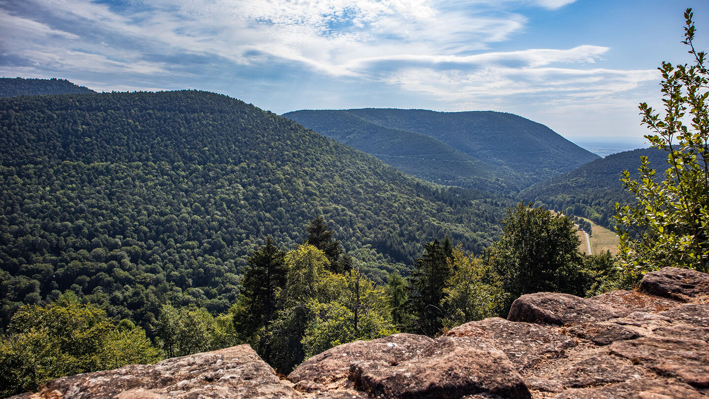 von der Burg Meistersel aus hat man einen schönen Blick übers Modenbachtal Blick übers Modenbachtal von der Burg Meistersel