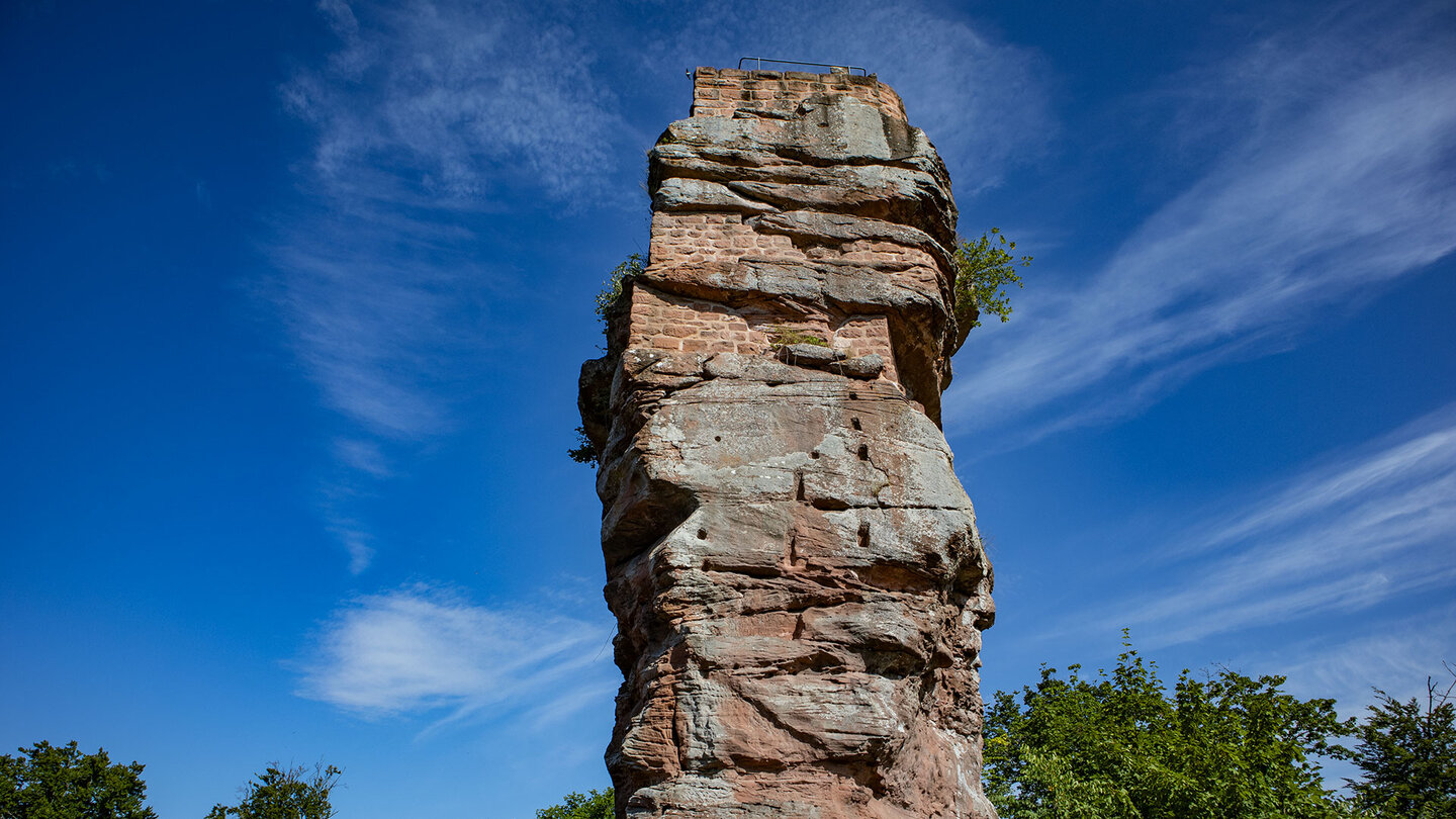 auf dem imposanten Burgfels der Burg Meistersel befindet sich die Ruine der Oberburg auf dem Burgfels der Burg Meistersel liegt die Oberburg